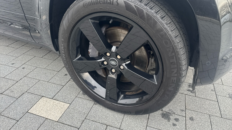 Land Rover Defender 3.0 D250 X-Dynamic SE 110 5dr Auto Diesel Estate